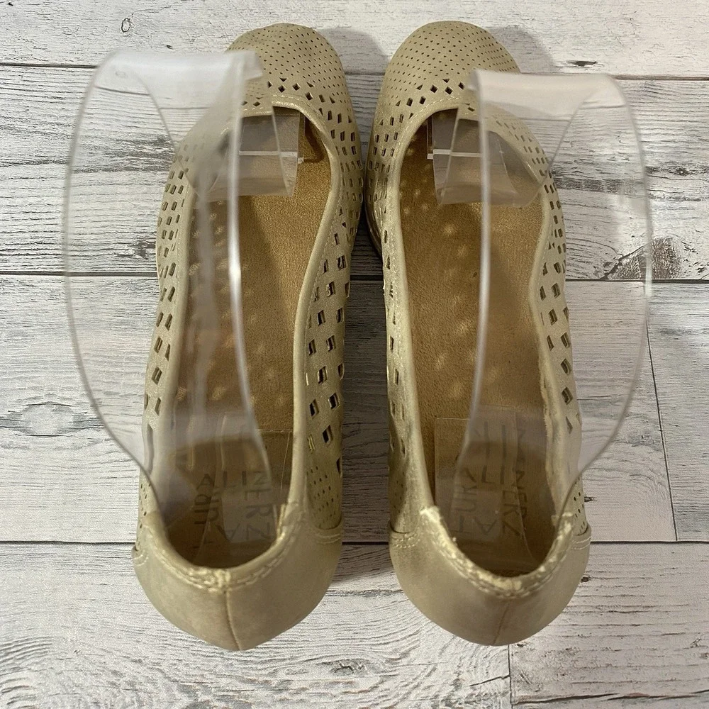 Naturalizer Wedges Womens 8 M Gold Brina Metallic Laser Cutout Perforated Casual